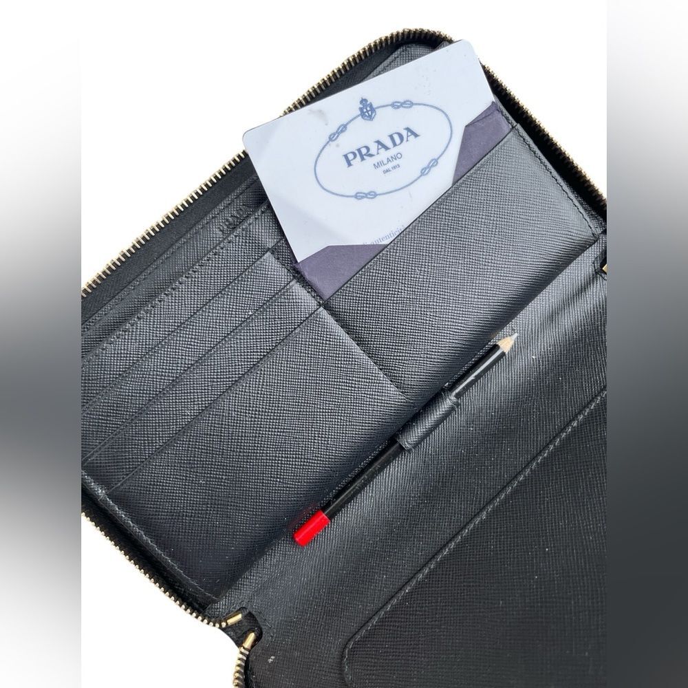 Prada Black Saffiano Leather Wallet Classic Luxury Piece - Picture 4 of 11